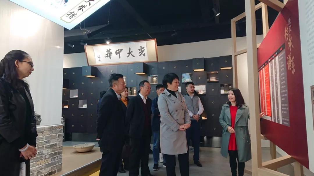 广药集团副总经理、总工程师刘菊妍一行到白云山pp电子调研科技质量治理工作