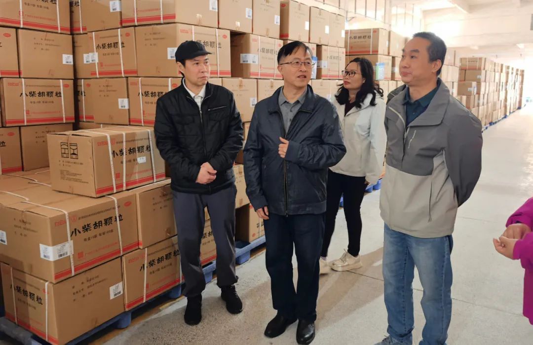 情暖药包 安然护航——白云山pp电子公司发展药包厂区综合查抄与慰问活动